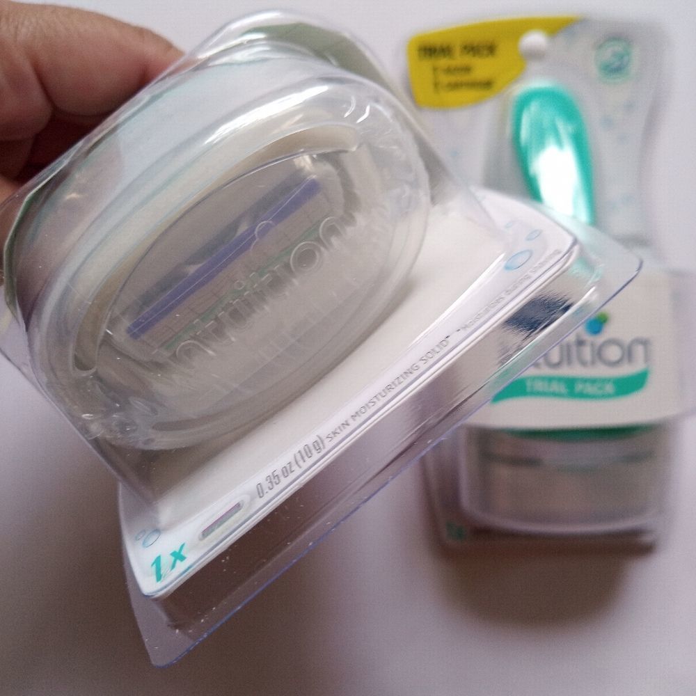 Schick Intuition Sensitive Care Razor Trial Packs - Picture 3 of 4
